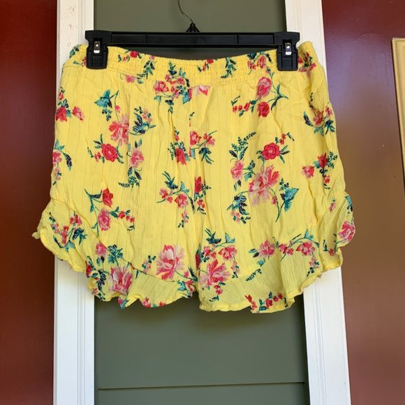 Wonderly Boho Yellow Floral Shorts - Picture 3 of 6